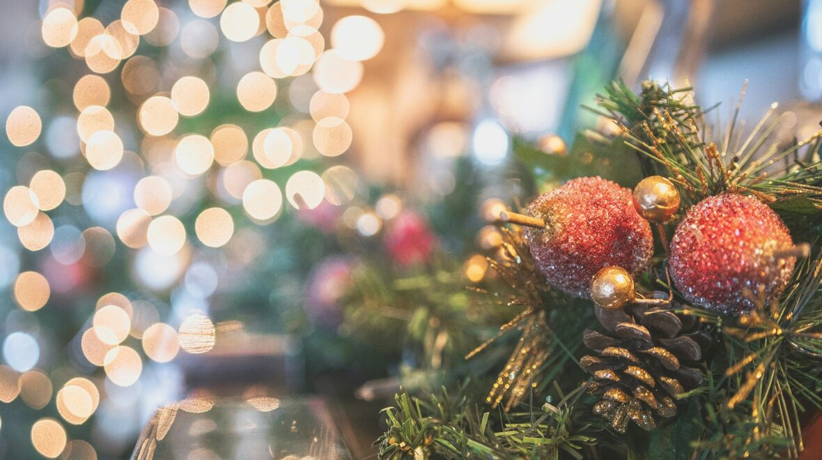 Capturing The Spirit of Winter With Garlands